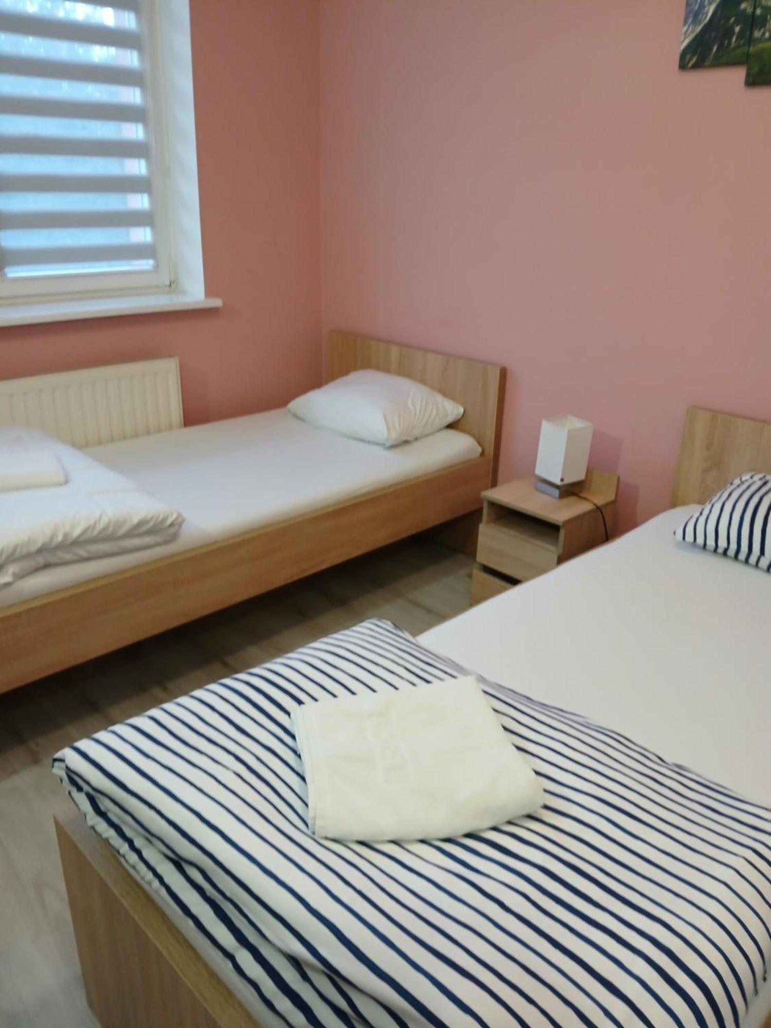 Bed and Breakfast Dom Brama Mazur Оструда Экстерьер фото