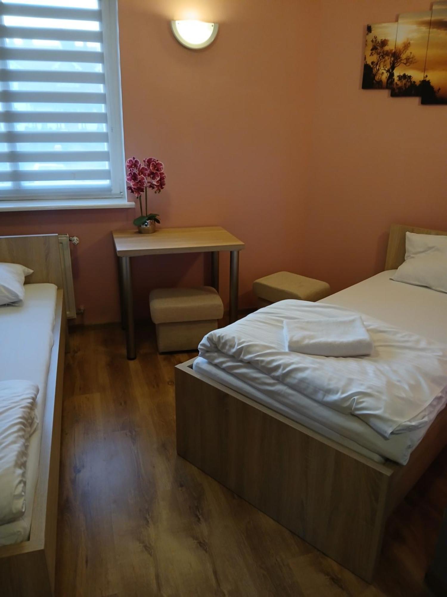 Bed and Breakfast Dom Brama Mazur Оструда Экстерьер фото