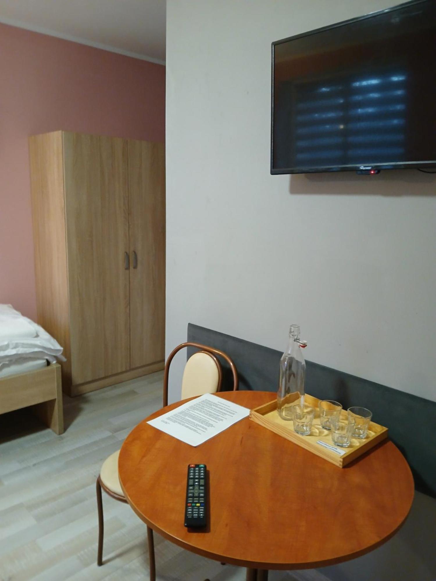 Bed and Breakfast Dom Brama Mazur Оструда Экстерьер фото