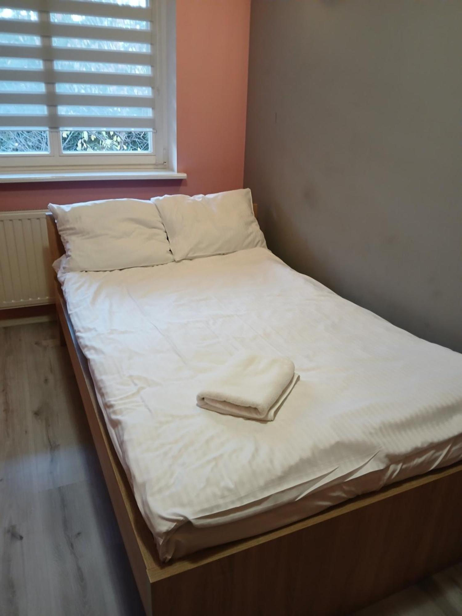 Bed and Breakfast Dom Brama Mazur Оструда Экстерьер фото