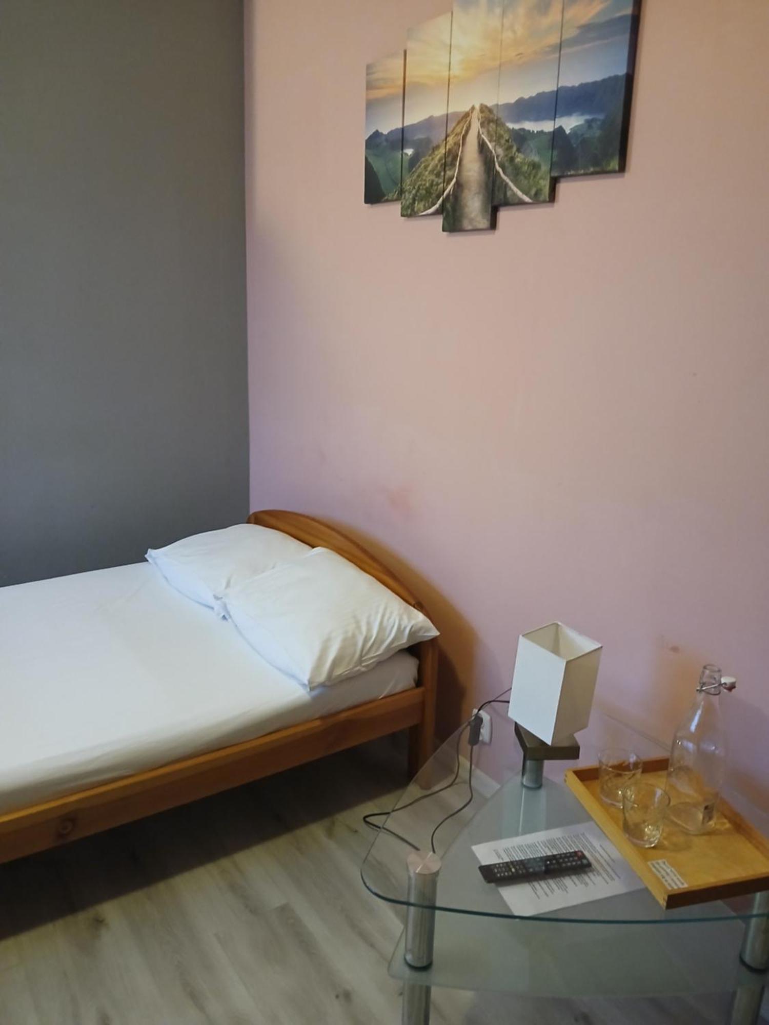 Bed and Breakfast Dom Brama Mazur Оструда Экстерьер фото