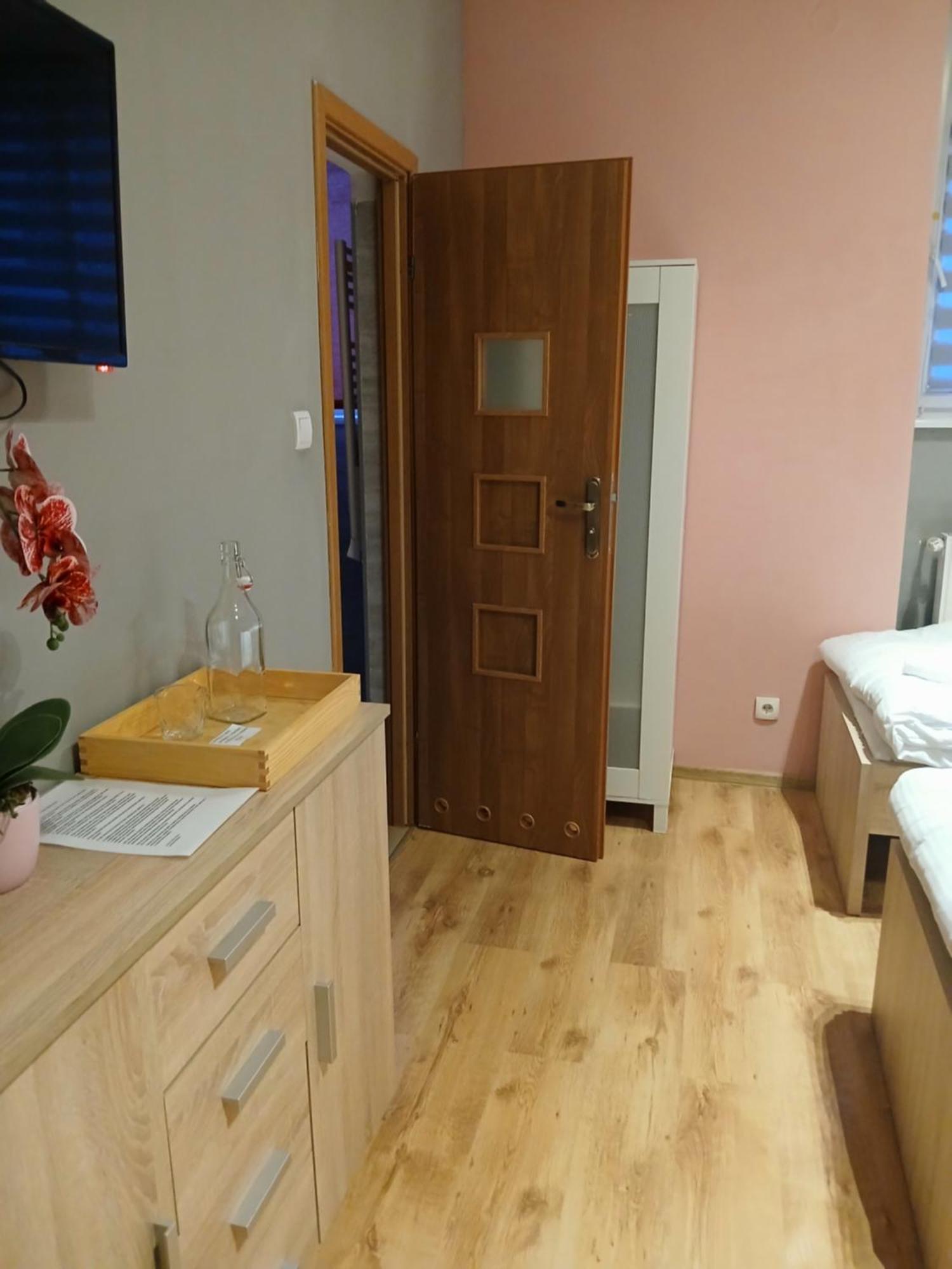 Bed and Breakfast Dom Brama Mazur Оструда Экстерьер фото