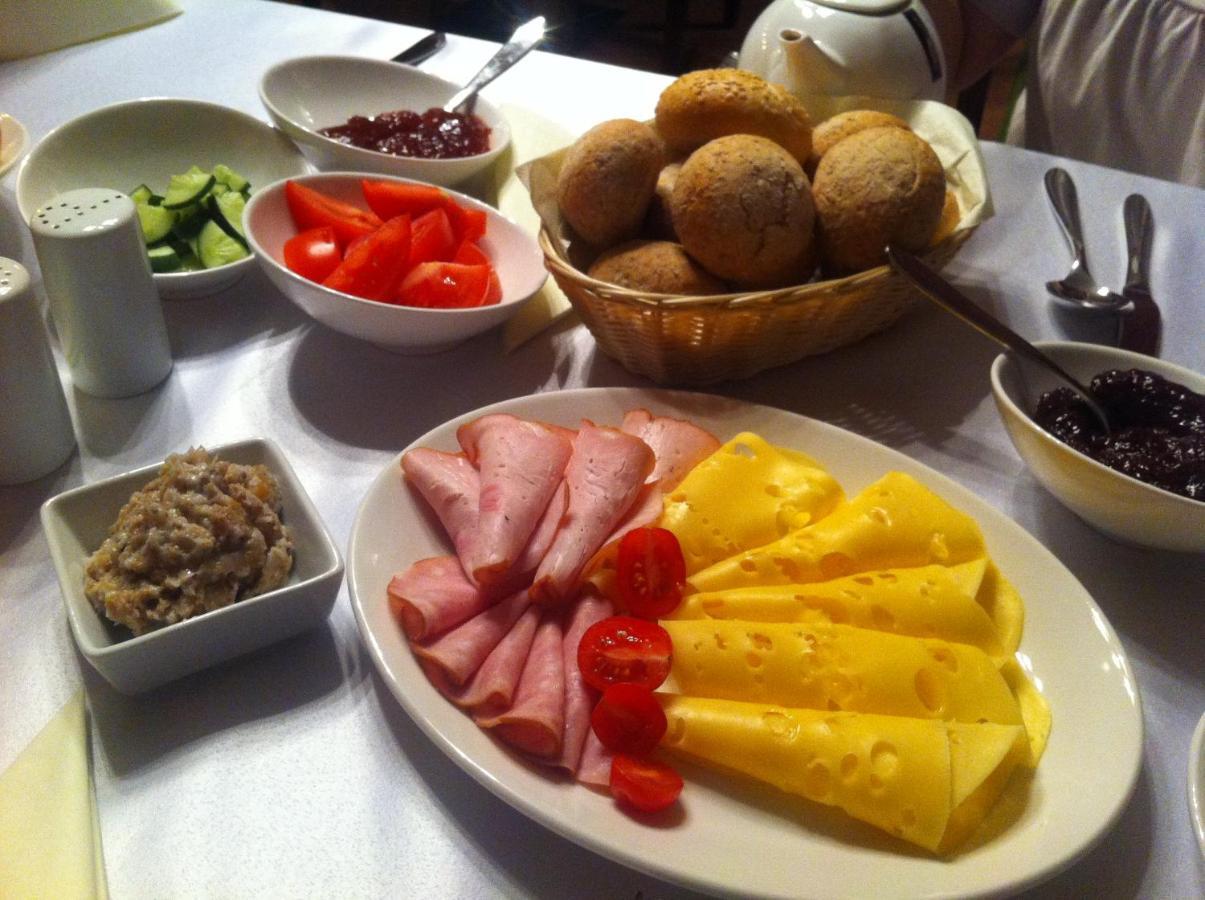 Bed and Breakfast Dom Brama Mazur Оструда Экстерьер фото